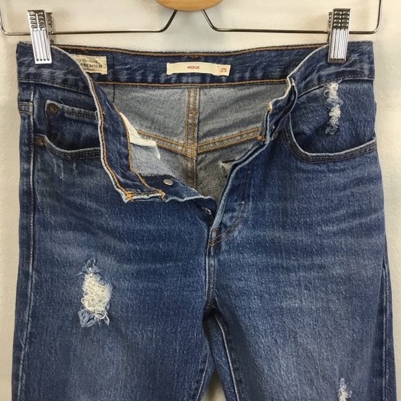 Levi's Wedgie Icon Fit Jeans in Higher Love - Picture 5 of 16